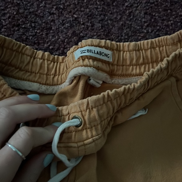 Billabong shorts - Picture 2 of 3